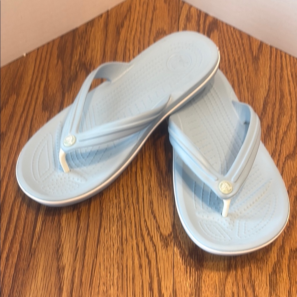 CROCS Iconic Comfort Flip Flops, Slides, Sandals, Light Blue, Womens size 7, EUC